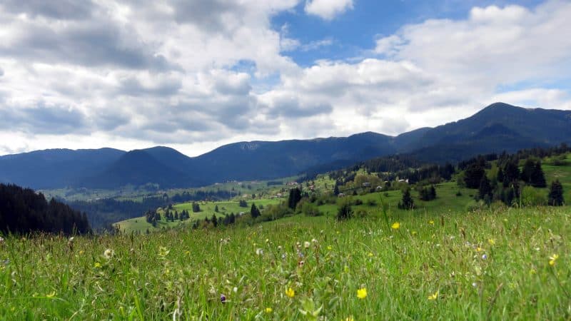 The villages of Rhodopes The village of Gela and the Main Rhodopi Ridge
