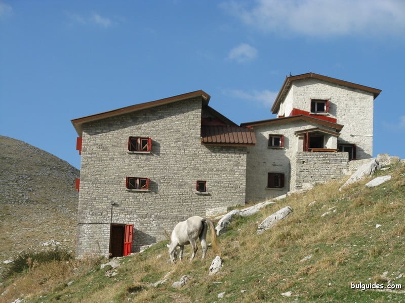 Astraka Hut