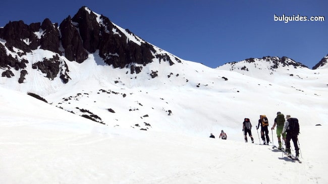 Towards Tevno Lake Hut at 2500