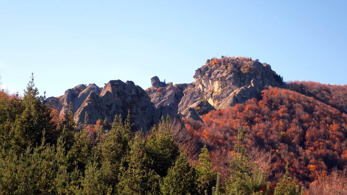Караджов камък