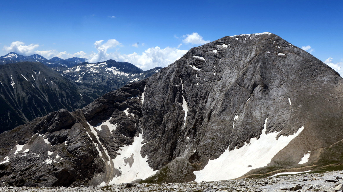Mount Vihren seen from Kutelo