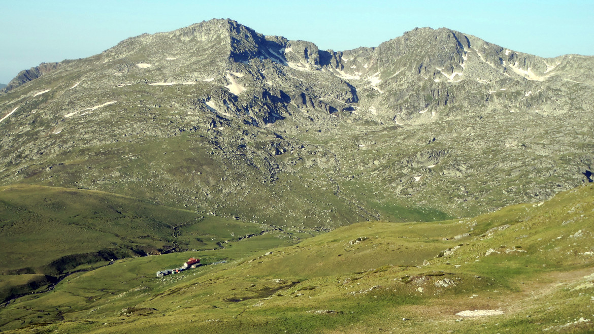 Vazov Hut and Kalinite Peaks